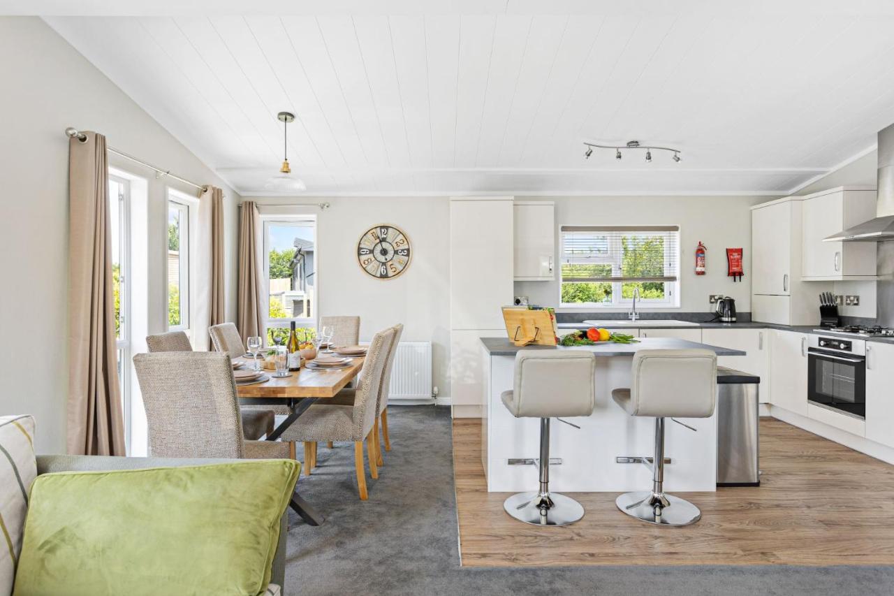 Rose Lodge, 21 Roadford Lake Lodges Lifton Dış mekan fotoğraf